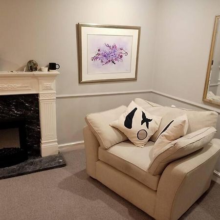 Lotus House Apartment Needingworth ภายนอก รูปภาพ